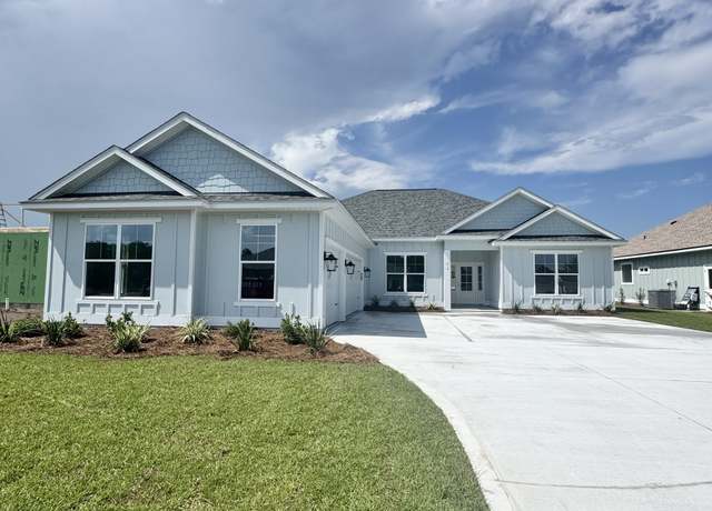 Property at 215 Verano St, Kingsland, GA 31548, 5 beds, 3 baths