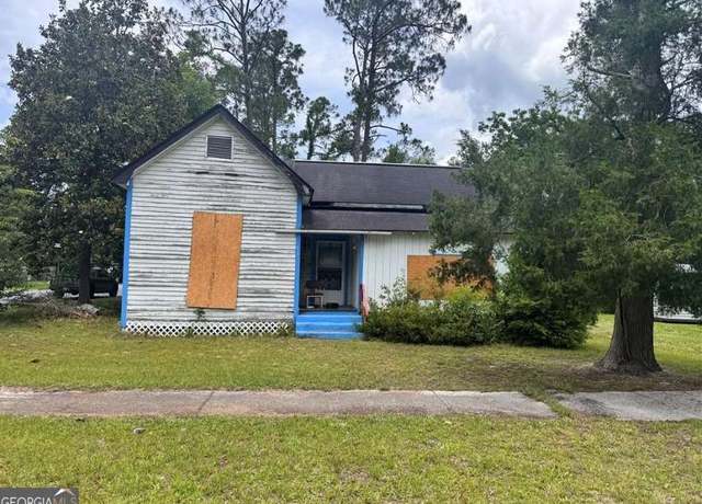 Property at 710 Washington Ave, Waycross, GA 31503, 2 beds, 1 bath