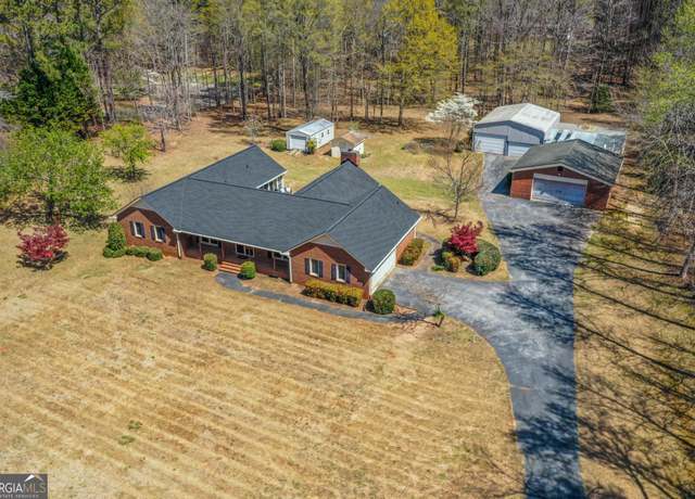 Property at 426 Old Senoia Rd, Fayetteville, GA 30215, 4 beds, 2 baths