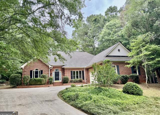 Property at 140 Telfair Ct, Athens, GA 30606, 4 beds, 3 baths
