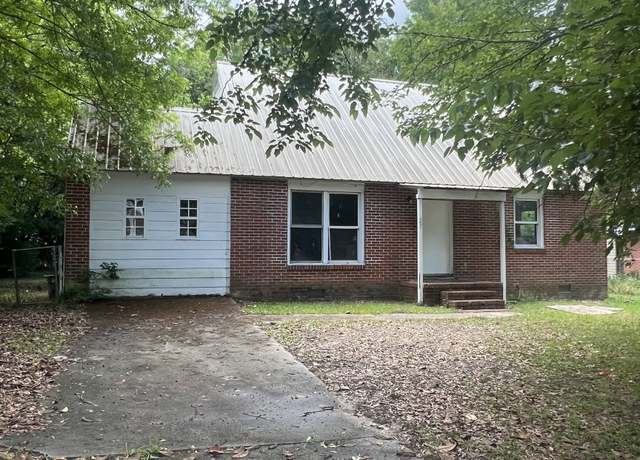 Property at 427 Alabama Ave, Warner Robins, GA 31093, 4 beds, 2 baths
