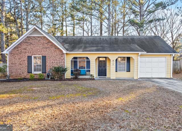 Property at 812 Bartow Ct, Riverdale, GA 30274, 3 beds, 2 baths
