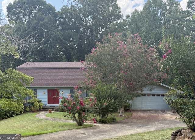 Property at 4528 Newcastle Cir, Lithonia, GA 30038, 4 beds, 2 baths