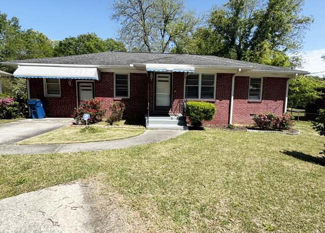 Property at 6718 Delta Dr, Riverdale, GA 30274, 3 beds, 2 baths