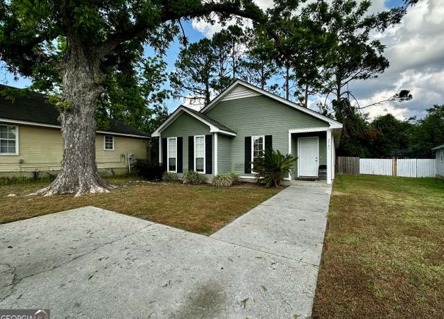 Property at 2761 Tyndall Dr, Valdosta, GA 31602, 3 beds, 2 baths