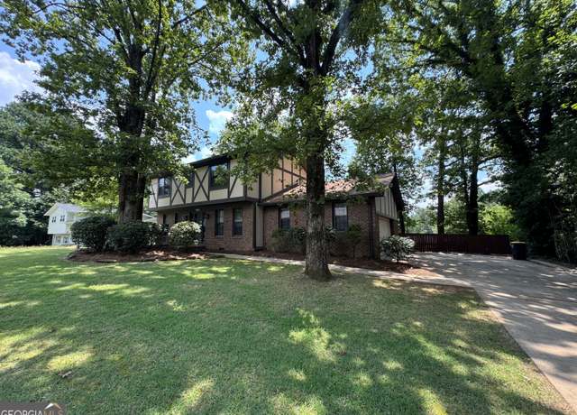 Property at 121 Kenwood Dr SW, Rome, GA 30165, 3 beds, 2.5 baths