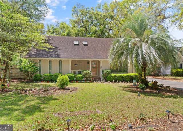 Property at 409 Pine St, St. Simons, GA 31522, 4 beds, 3 baths