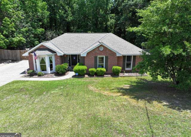 Property at 45 Lee 996 Rd, Phenix City, AL 36870, 3 beds, 2 baths