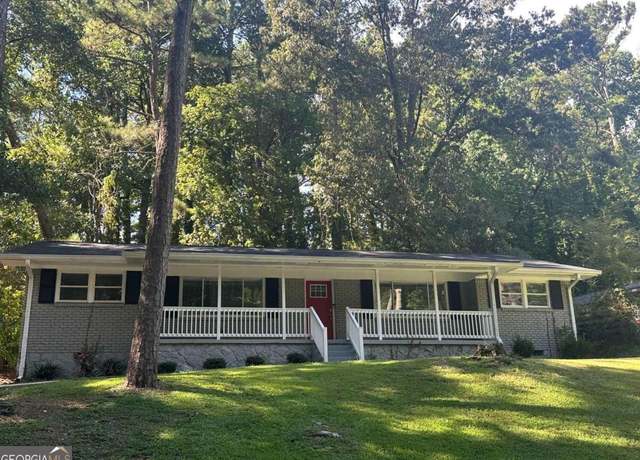 Property at 3207 Cloverhurst Dr, East Point, GA 30344, 5 beds, 2 baths