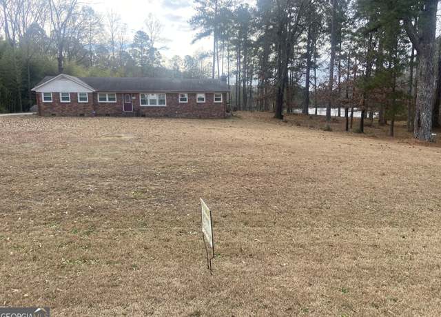 Property at 826 Nelson St, Jackson, GA 30233, 3 beds, 2 baths