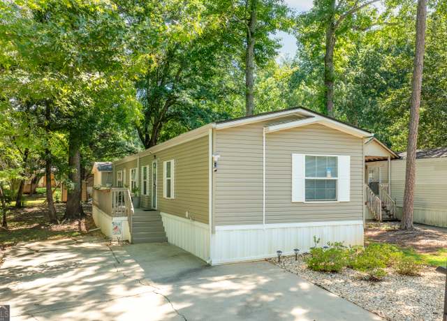 Property at 5581 Poplar Pl #264, Buford, GA 30518, 3 beds, 2 baths
