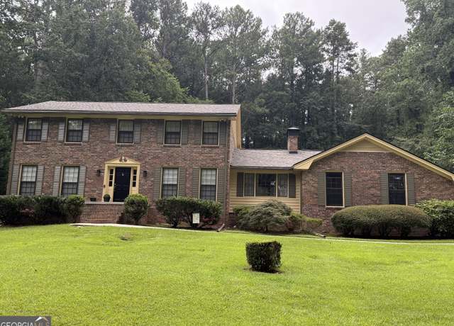 Property at 2501 Emerald Dr, Jonesboro, GA 30236, 4 beds, 3 baths