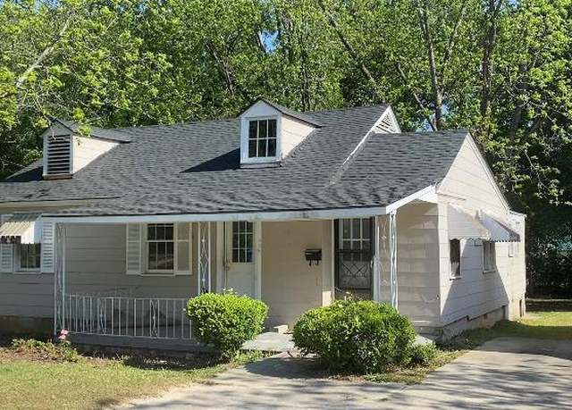 Property at 904 W Moore St, Dublin, GA 31021, 3 beds, 1.5 baths