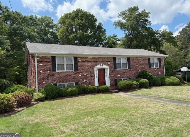 Property at 7 Berkshire Ln NE, Rome, GA 30161, 4 beds, 2 baths