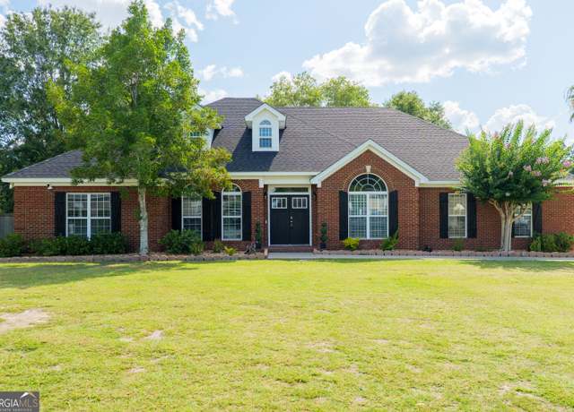 Property at 1112 Old Meadow Rd, Valdosta, GA 31605, 4 beds, 4 baths