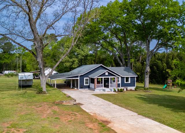 Property at 28 Jandale Dr, Lagrange, GA 30241, 3 beds, 2 baths