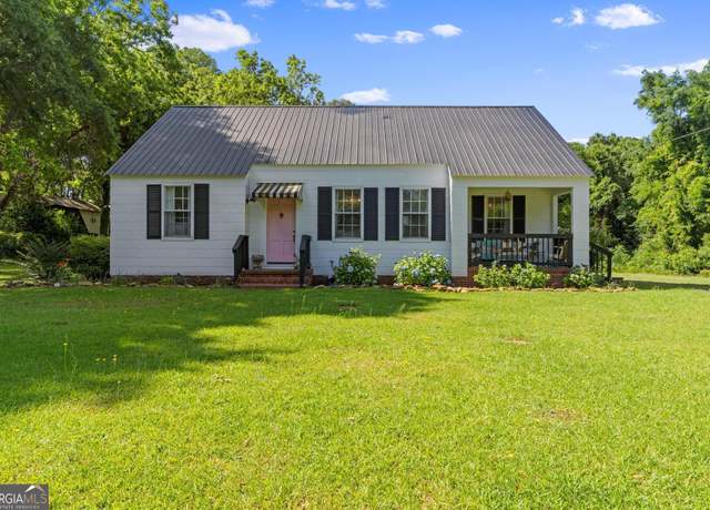 Property at 17740 Main St, Woodbury, GA 30293, 3 beds, 3 baths