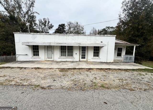 Property at 1265 Highway 16, Newnan, GA 30263, 3 beds, 2.5 baths
