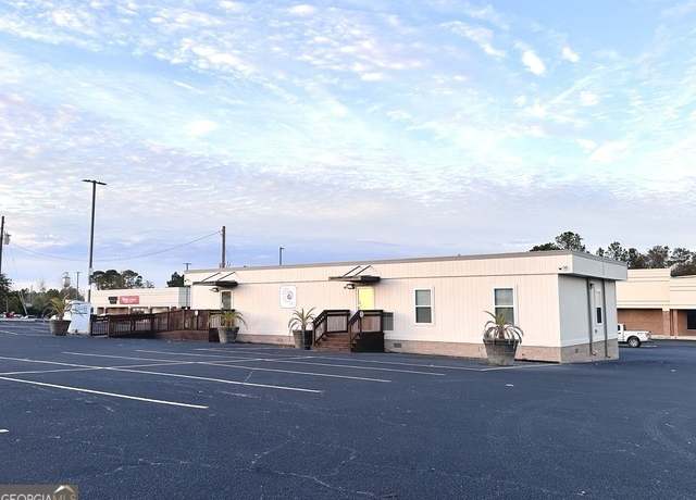 Property at 134 8th St, Mcrae-helena, GA 31055