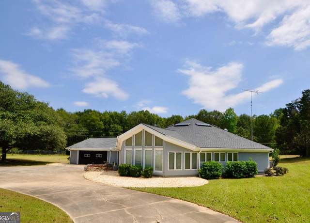 Property at 1250 Pete Dickens Rd, Bogart, GA 30622, 3 beds, 3 baths