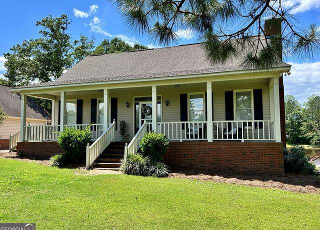 Property at 21 Pine Lake Rd, Tifton, GA 31793, 3 beds, 3.5 baths