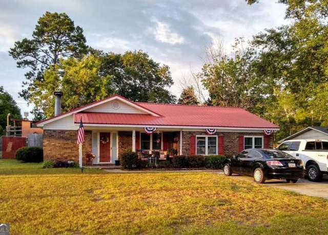 Property at 105 Redwood Dr, Vidalia, GA 30474, 3 beds, 2 baths