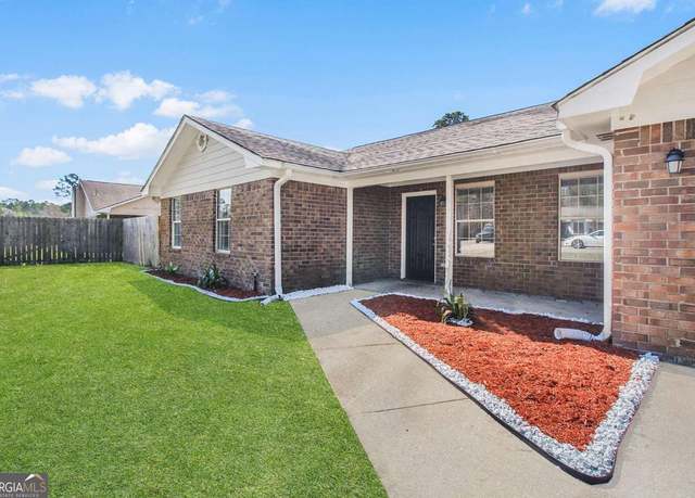 Property at 834 N Brickyard Rd, Hinesville, GA 31310, 4 beds, 2 baths