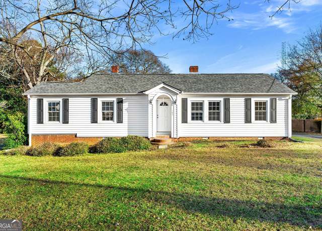 Property at 163 Cleveland Ave, Hartwell, GA 30643, 3 beds, 2 baths