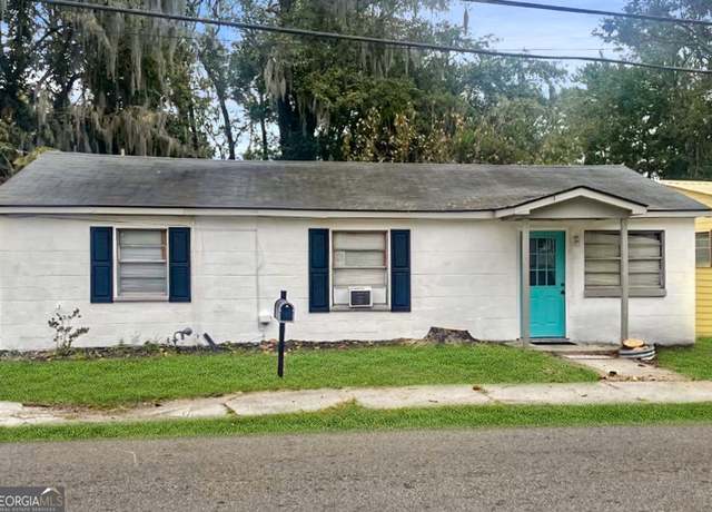 Property at 2214 Shell Rd, Savannah, GA 31404, 3 beds, 2 baths