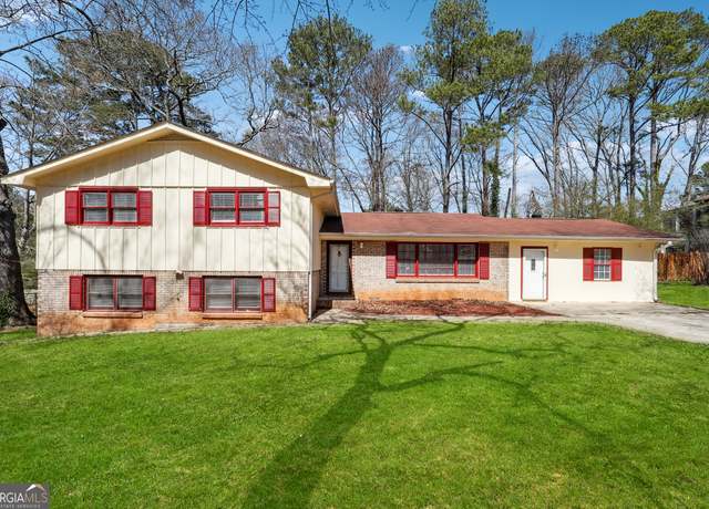 Property at 131 Heron Dr, Riverdale, GA 30274, 6 beds, 3 baths