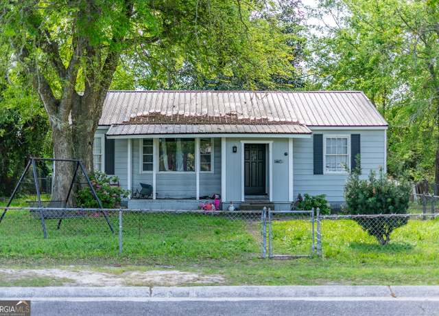 Property at 403 Spurgeon St, Waycross, GA 31501, 3 beds, 1 bath