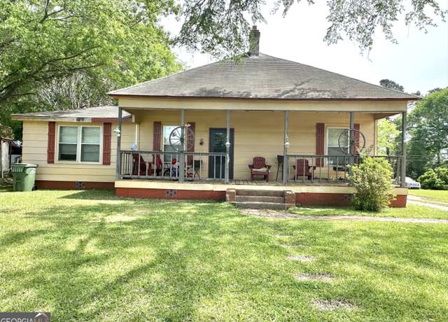 Property at 3002 24th Ave, Valley, AL 36854, 3 beds, 2 baths