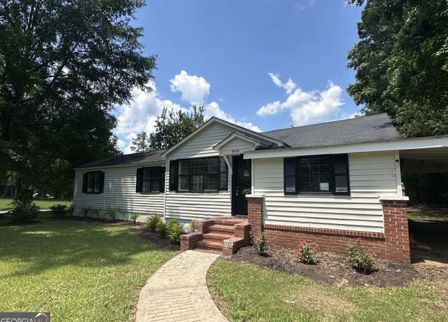 Property at 606 W Boyd Rd, Hogansville, GA 30230, 3 beds, 2 baths