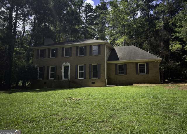 Property at 165 Forest Lake Dr, Fayetteville, GA 30215, 4 beds, 3.5 baths