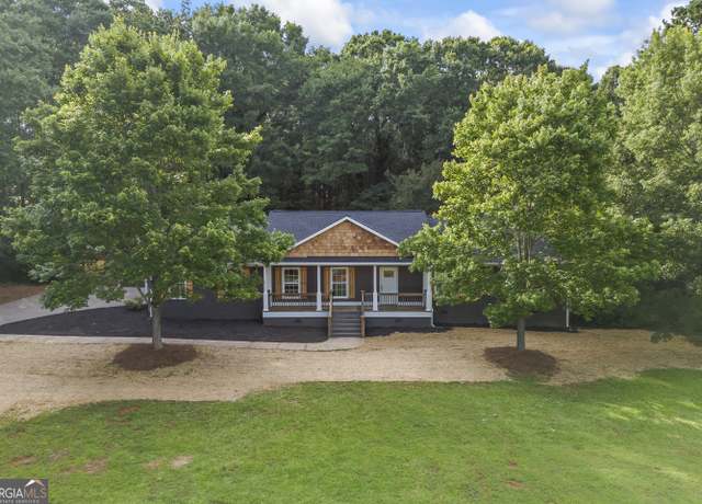 Property at 943 Harper St, Madison, GA 30650, 3 beds, 2 baths
