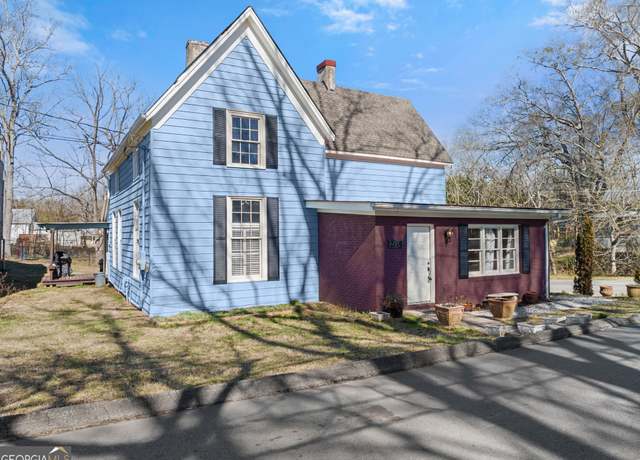 Property at 205 E Water St, Clarkesville, GA 30523, 4 beds, 2 baths