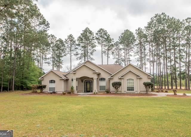 Property at 141 Dogwood Dr, Eastman, GA 31023, 4 beds, 3 baths