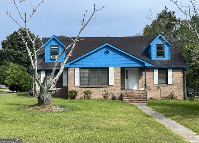 Property at 3187 Stratford Dr, Macon, GA 31211, 5 beds, 3.5 baths