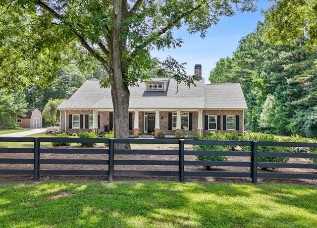 Property at 250 Lowery Rd, Fayetteville, GA 30215, 3 beds, 3 baths