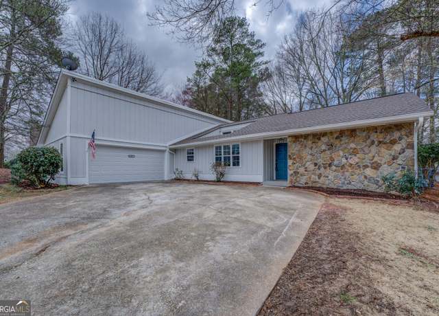 Property at 2809 Fieldstone Dr SE, Conyers, GA 30013, 3 beds, 2 baths