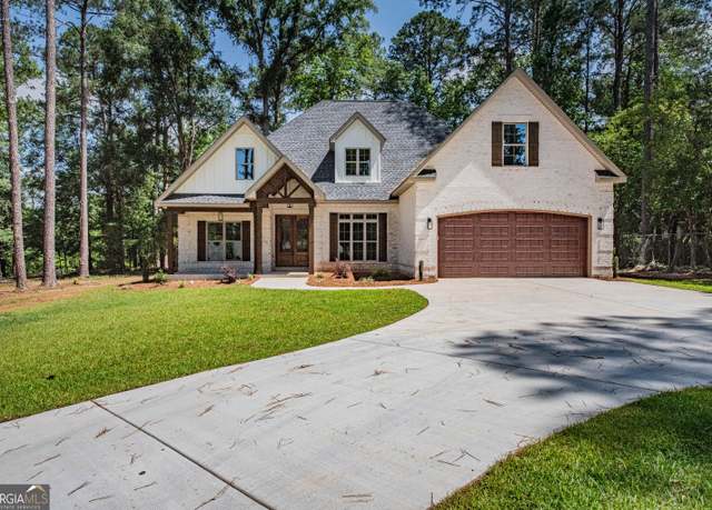 Property at 1413 Park Ave, Perry, GA 31069, 5 beds, 3 baths