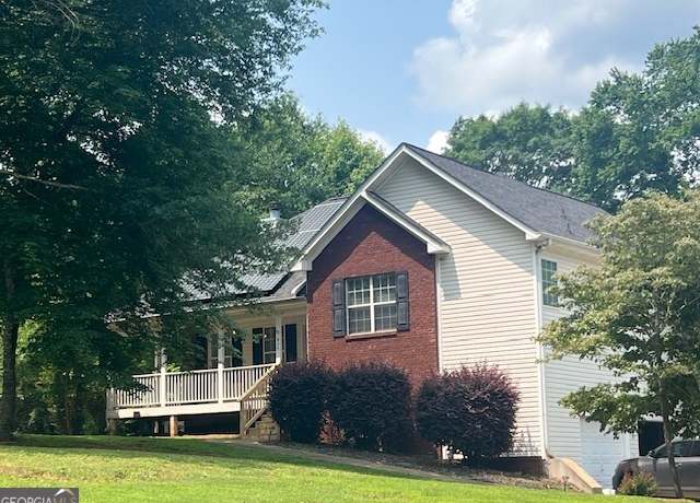 Property at 634 Skyline Dr, Villa Rica, GA 30180, 3 beds, 2 baths