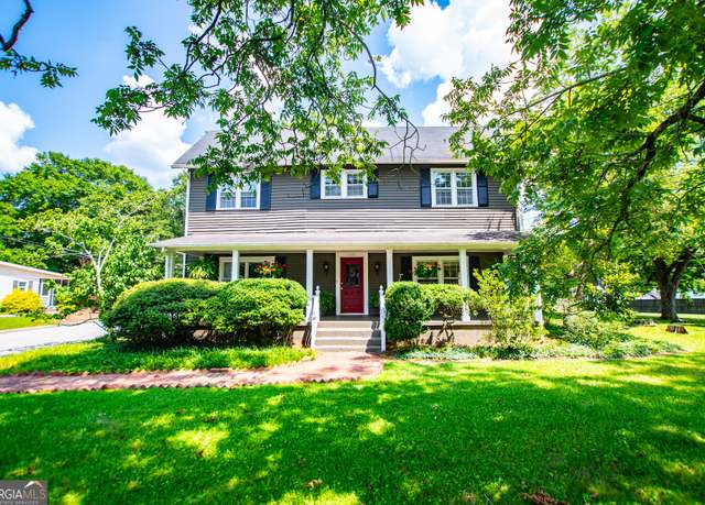 Property at 516 Longview St, Carrollton, GA 30117, 4 beds, 2 baths