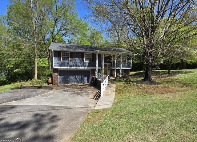 Property at 35 View Dr SE, Rome, GA 30161, 4 beds, 2 baths