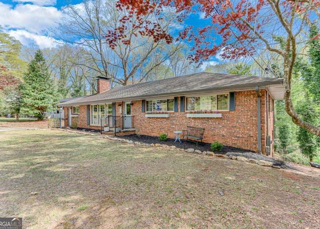 Property at 613 Holly Dr, Gainesville, GA 30501, 4 beds, 3 baths