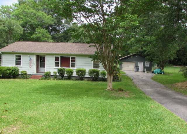 Property at 215 Poplar Cir, Lagrange, GA 30241, 3 beds, 2 baths