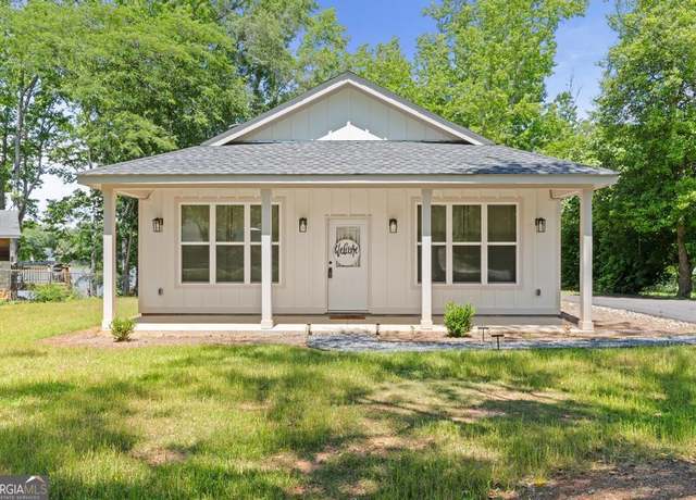 Property at 23 Skyland Dr W, Locust Grove, GA 30248, 3 beds, 2 baths