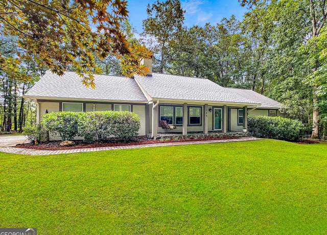 Property at 135 Farm Ln, Fayetteville, GA 30214, 4 beds, 3 baths