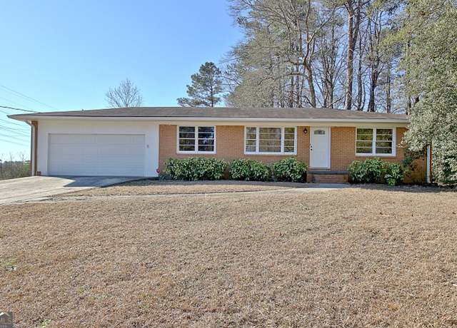 Property at 940 New Hope Rd, Fayetteville, GA 30214, 3 beds, 1.5 baths