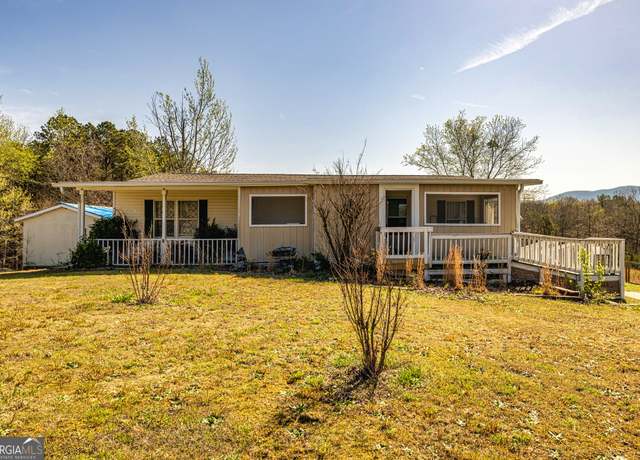 Property at 875 Mountain Crest Dr, Chatsworth, GA 30705, 3 beds, 2 baths